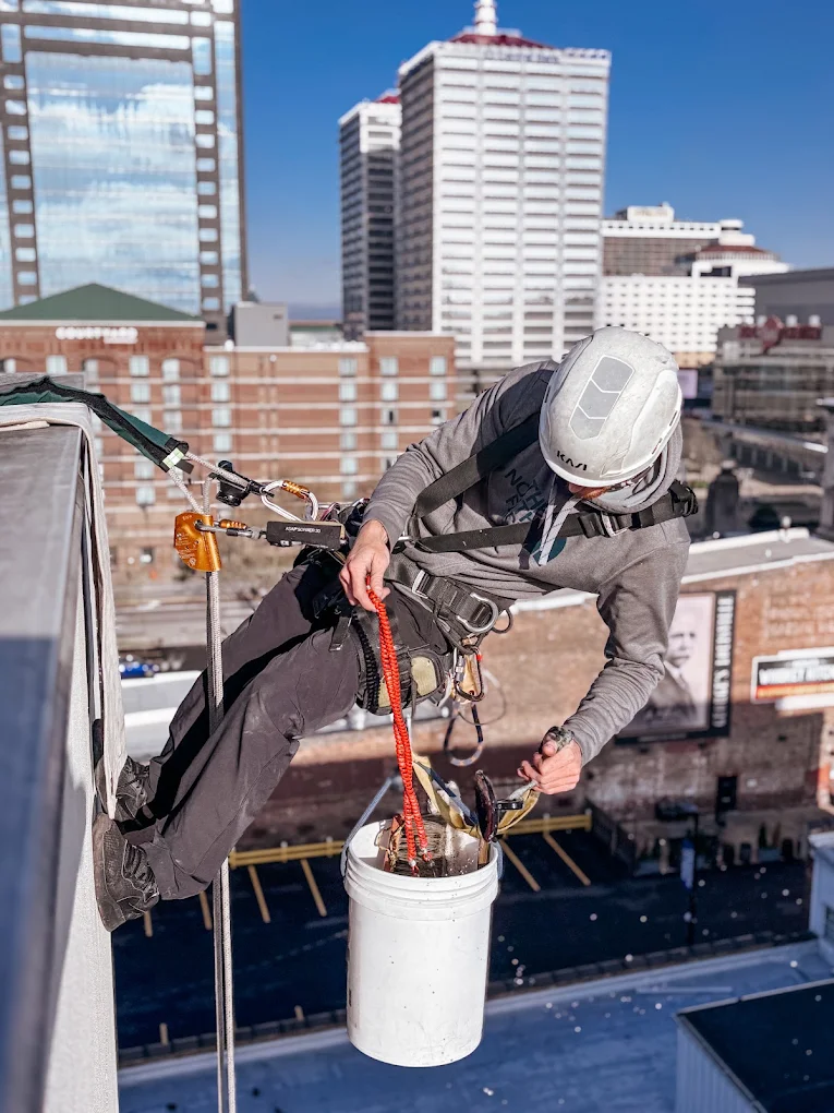 Squeegee Squad of Louisville-Frankfort in Knoxville, TN – Photo 15